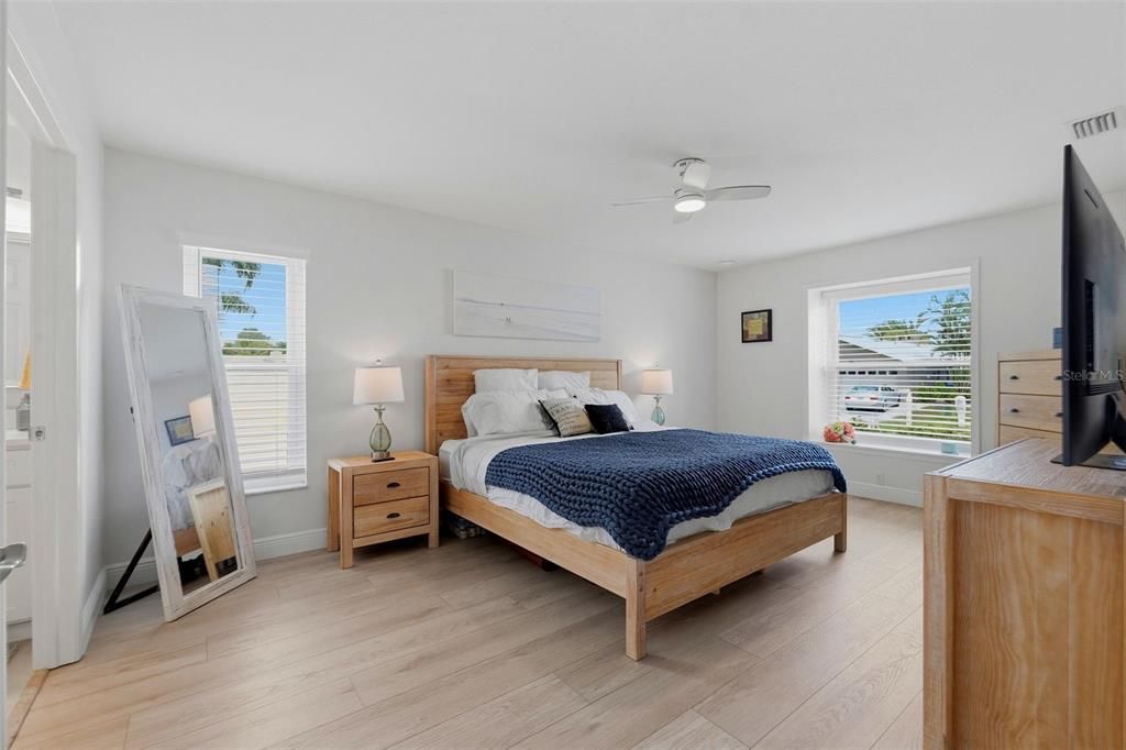 For Sale: $729,000 (3 beds, 2 baths, 1870 Square Feet)