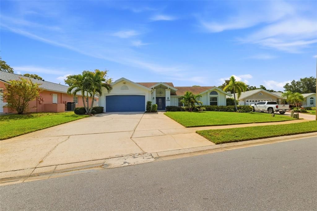 For Sale: $729,000 (3 beds, 2 baths, 1870 Square Feet)
