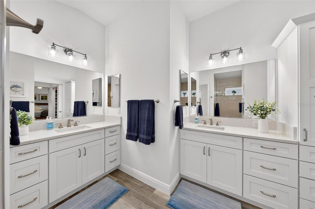 For Sale: $699,900 (3 beds, 2 baths, 2033 Square Feet)