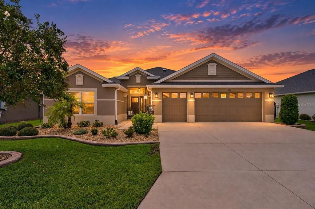 For Sale: $699,900 (3 beds, 2 baths, 2033 Square Feet)