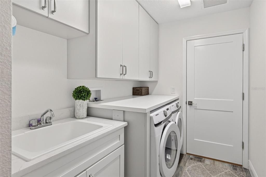 For Sale: $699,900 (3 beds, 2 baths, 2033 Square Feet)