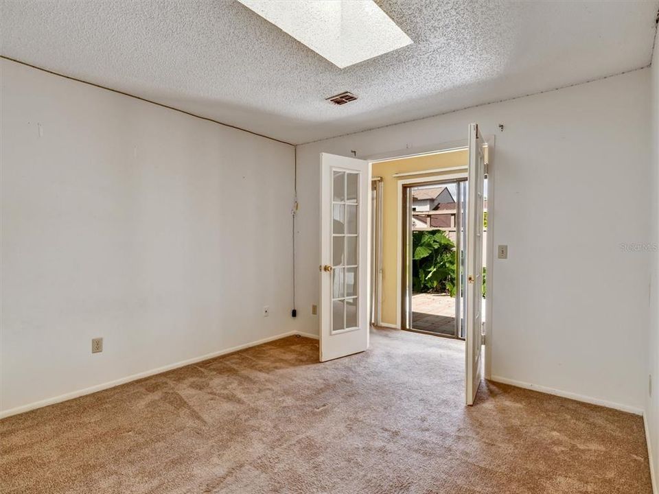 For Sale: $265,000 (3 beds, 2 baths, 1300 Square Feet)