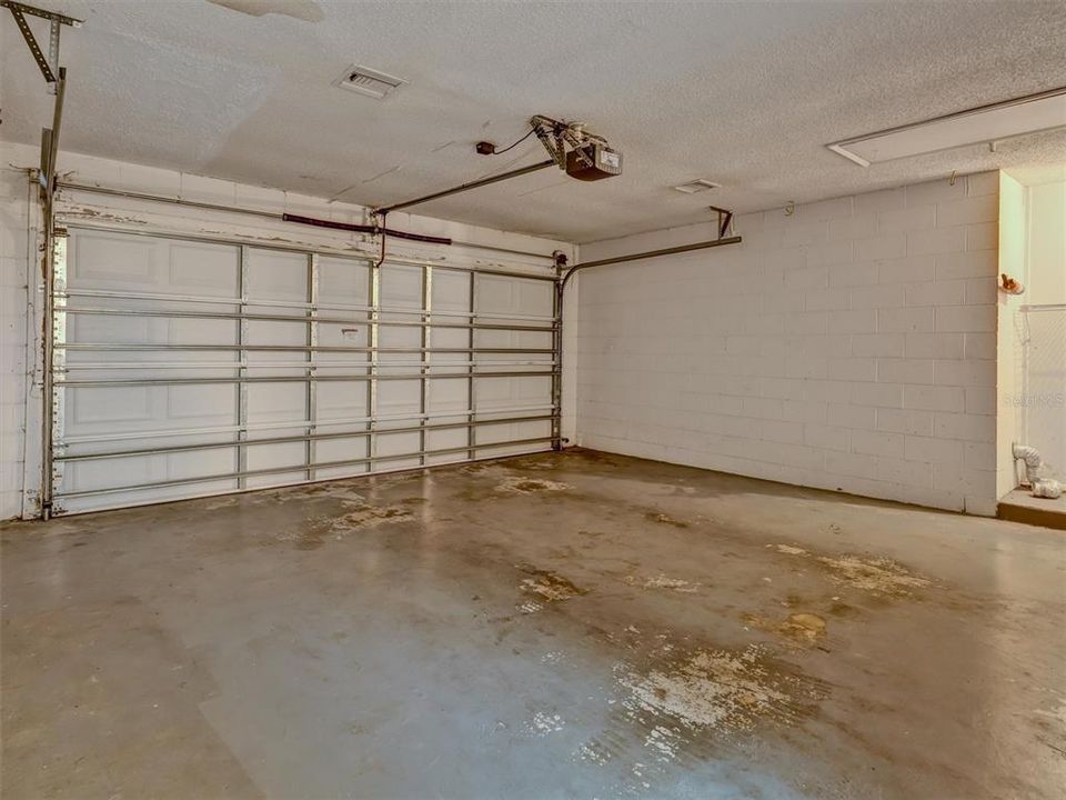 For Sale: $265,000 (3 beds, 2 baths, 1300 Square Feet)