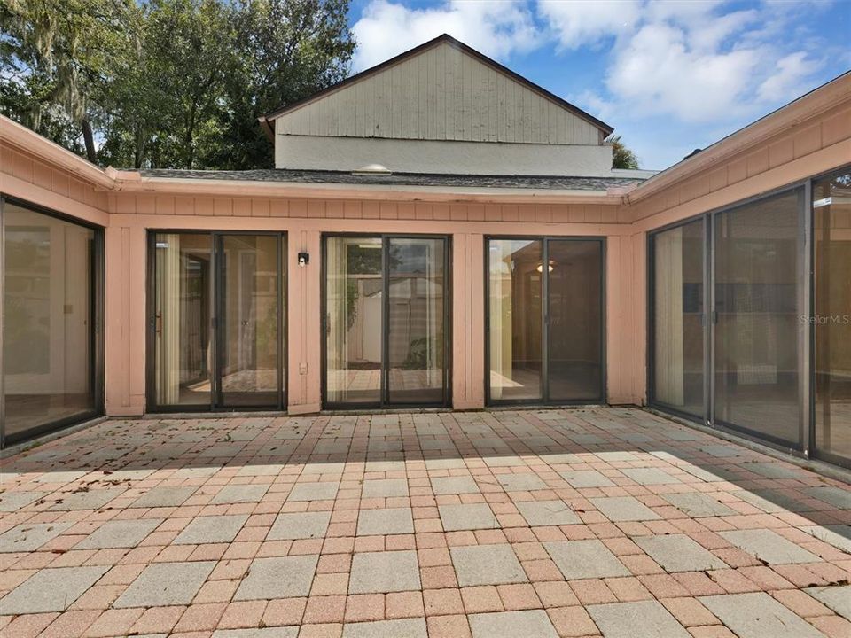 For Sale: $265,000 (3 beds, 2 baths, 1300 Square Feet)