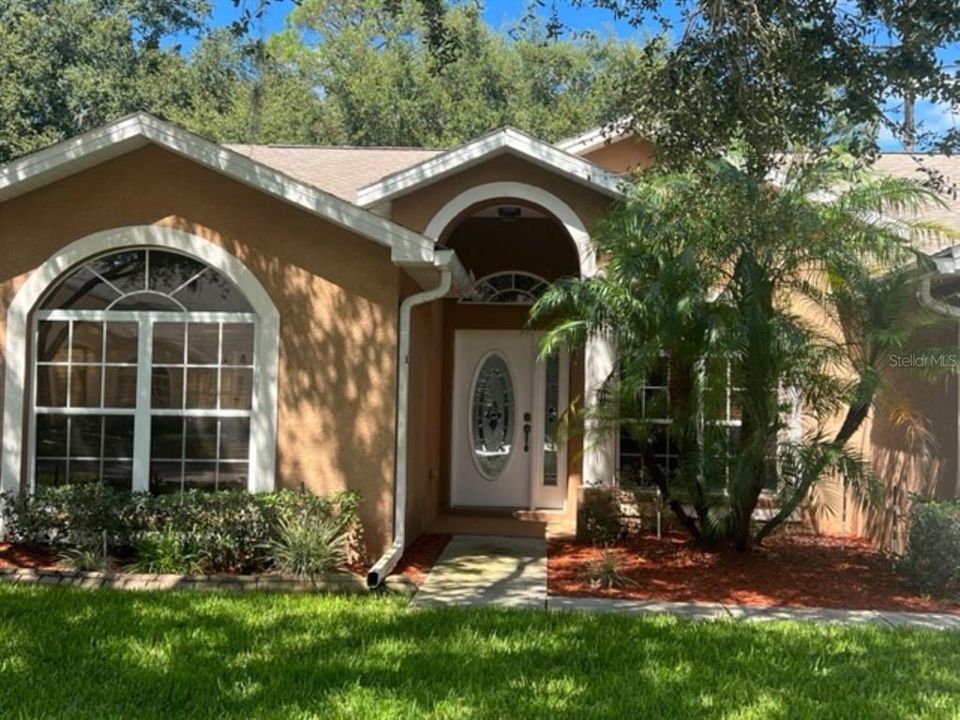 For Rent: $2,295 (3 beds, 3 baths, 1924 Square Feet)