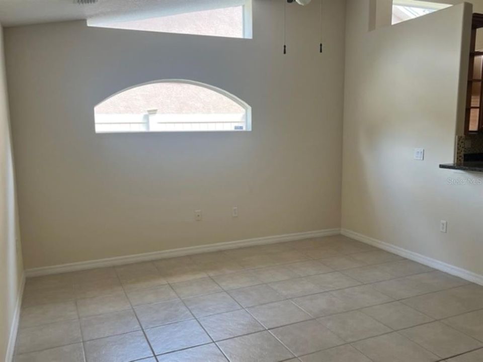 For Rent: $2,295 (3 beds, 3 baths, 1924 Square Feet)
