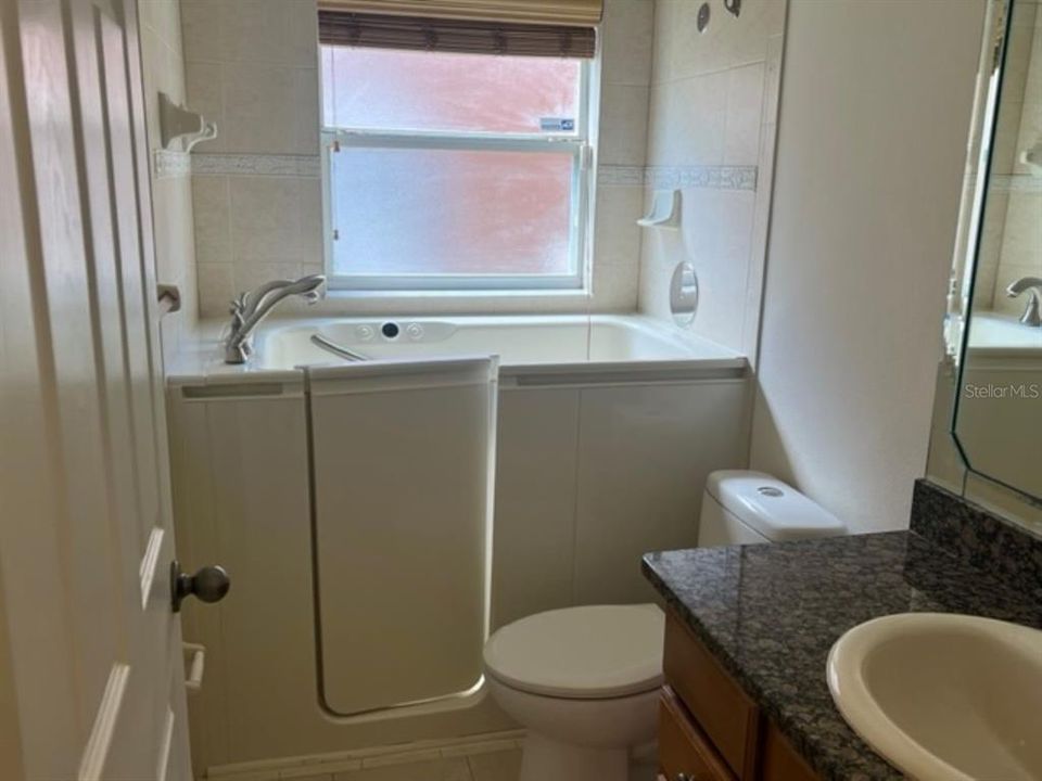 For Rent: $2,295 (3 beds, 3 baths, 1924 Square Feet)