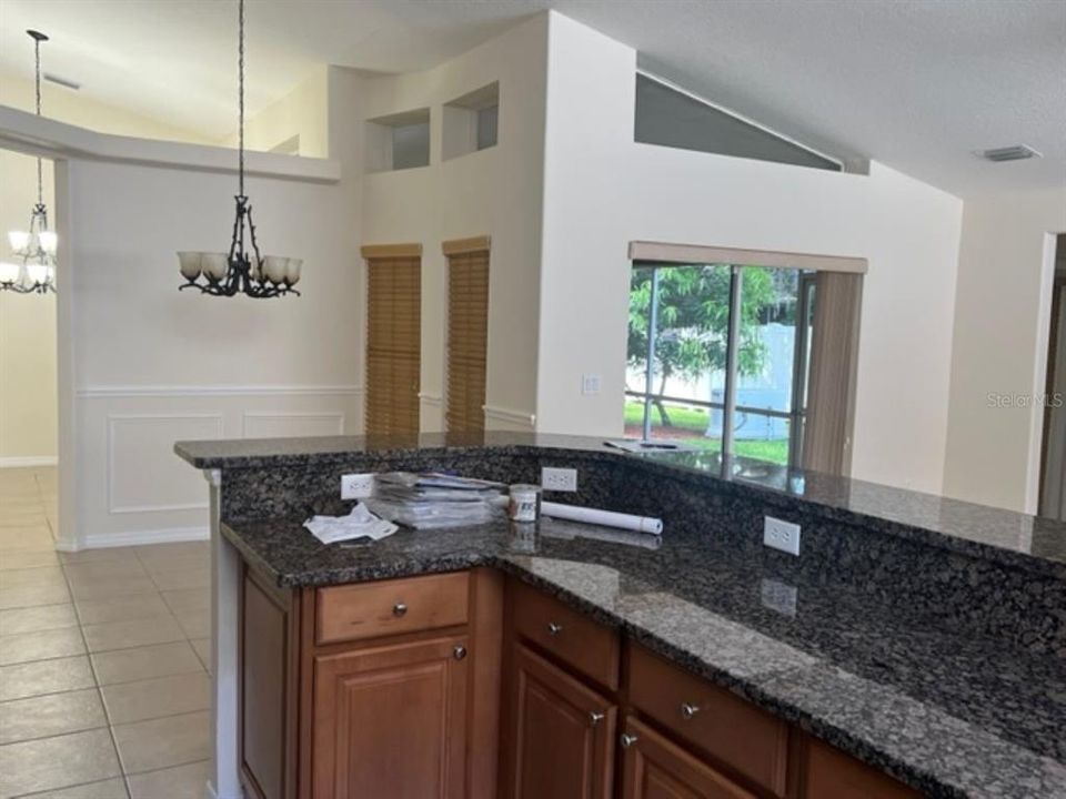 For Rent: $2,295 (3 beds, 3 baths, 1924 Square Feet)
