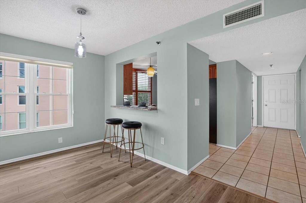 For Sale: $260,000 (2 beds, 2 baths, 1396 Square Feet)