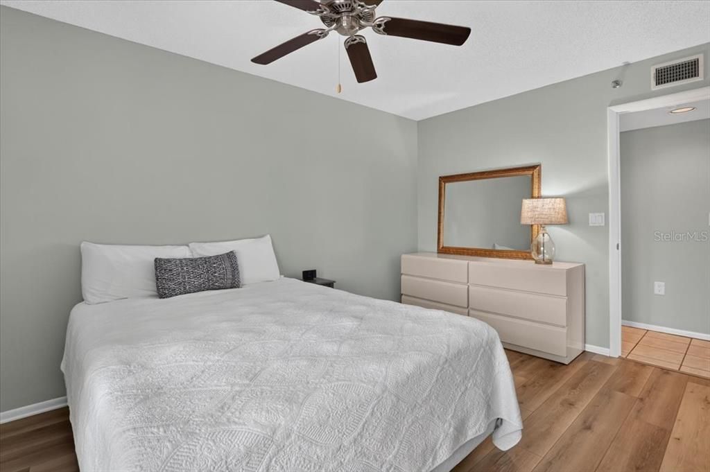 For Sale: $260,000 (2 beds, 2 baths, 1396 Square Feet)