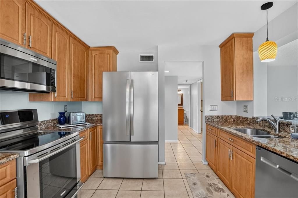 For Sale: $260,000 (2 beds, 2 baths, 1396 Square Feet)