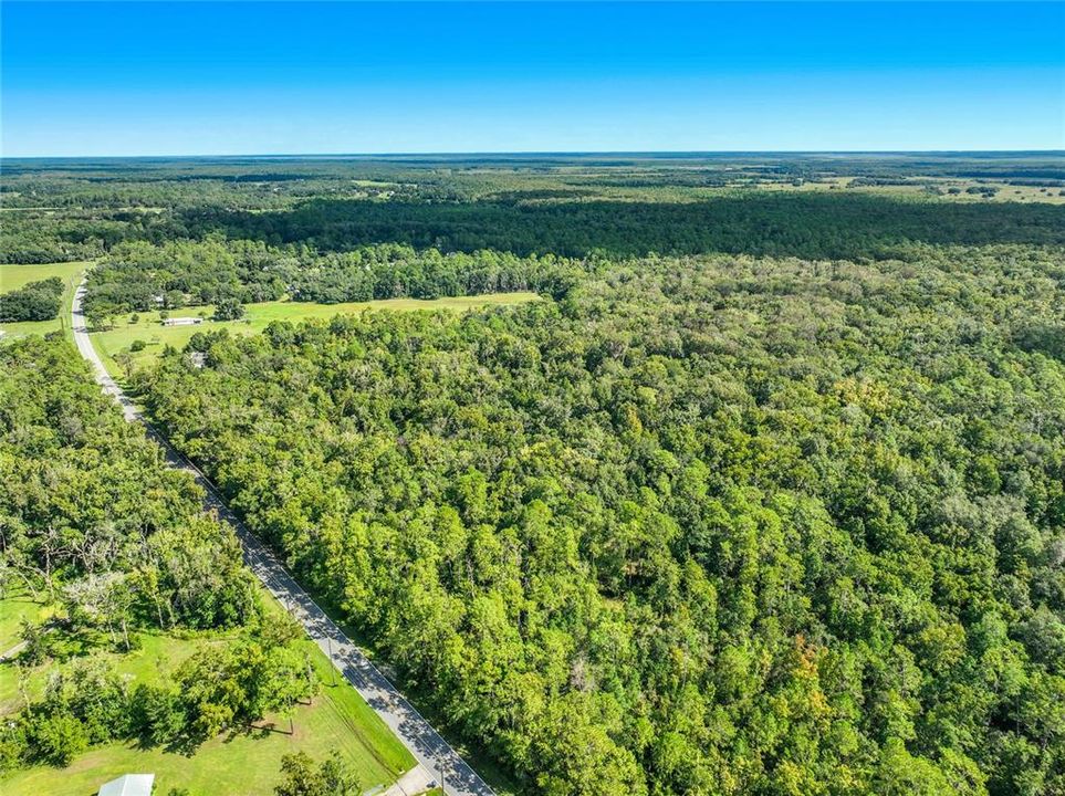 На продажу: $799,000 (12.23 acres)