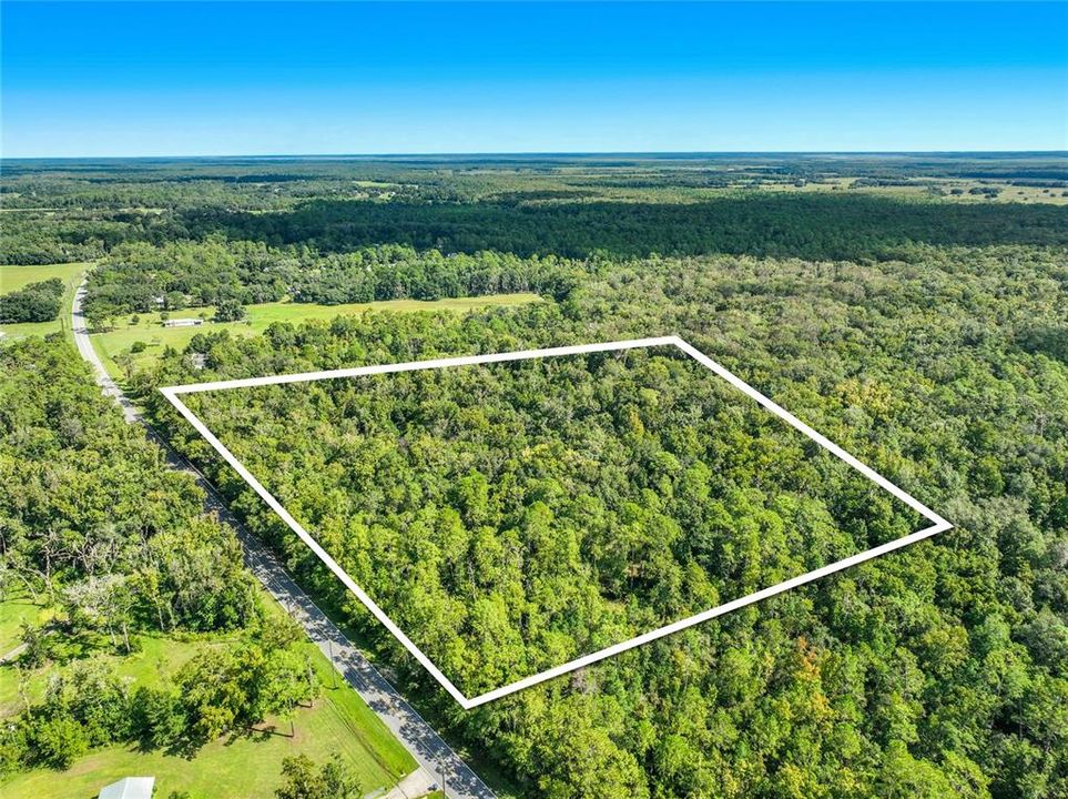 На продажу: $799,000 (12.23 acres)