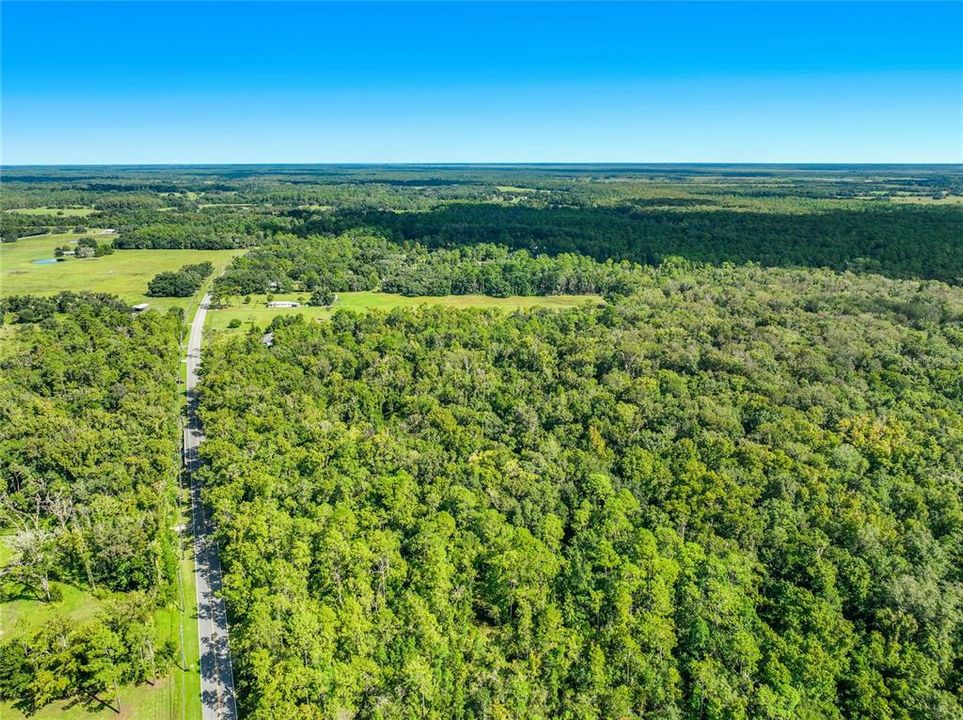 На продажу: $799,000 (12.23 acres)