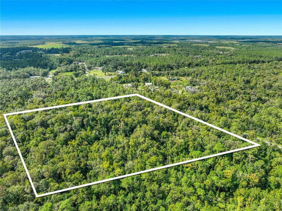 На продажу: $799,000 (12.23 acres)