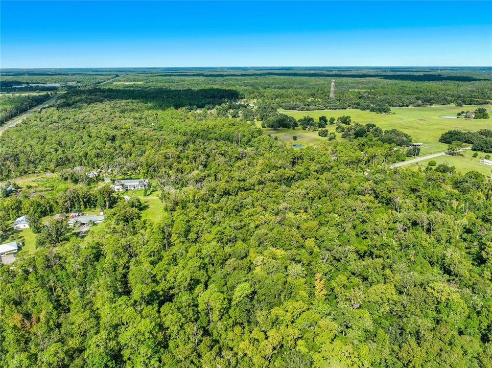 На продажу: $799,000 (12.23 acres)