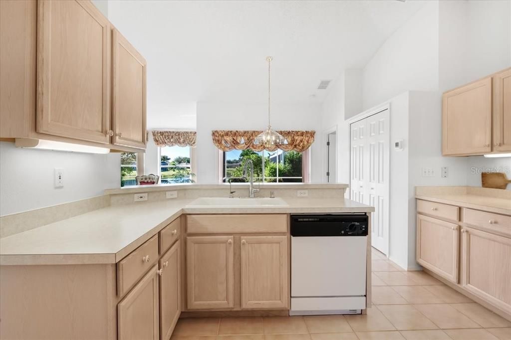 For Sale: $355,000 (3 beds, 2 baths, 1490 Square Feet)