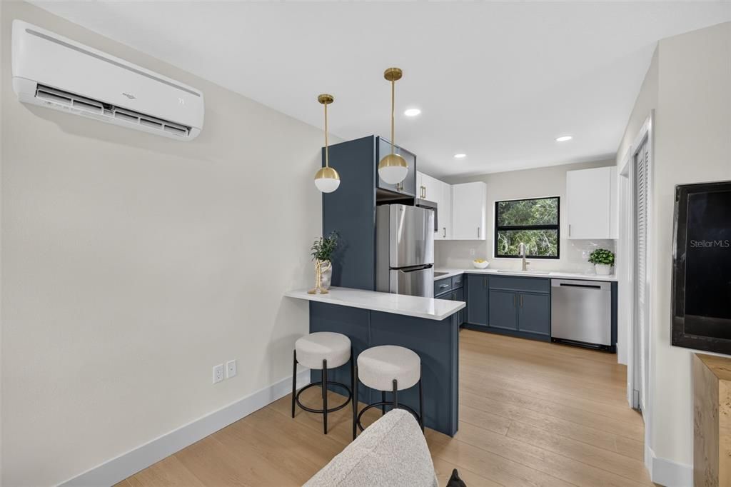 En Venta: $835,000 (4 camas, 4 baños, 2610 Pies cuadrados)
