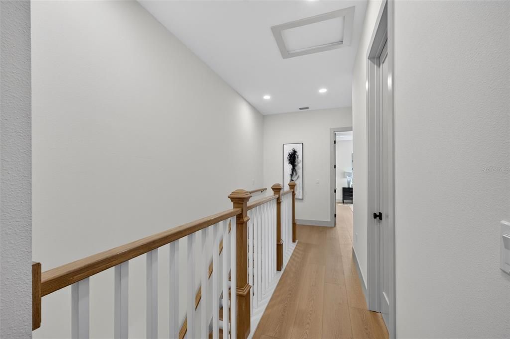En Venta: $835,000 (4 camas, 4 baños, 2610 Pies cuadrados)