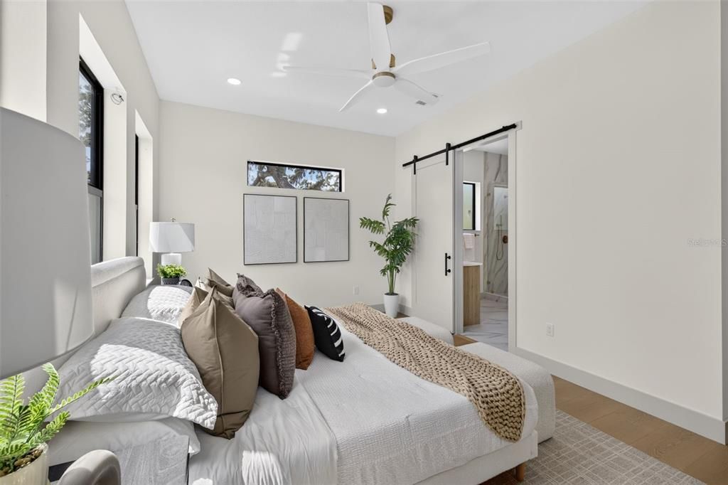 En Venta: $835,000 (4 camas, 4 baños, 2610 Pies cuadrados)