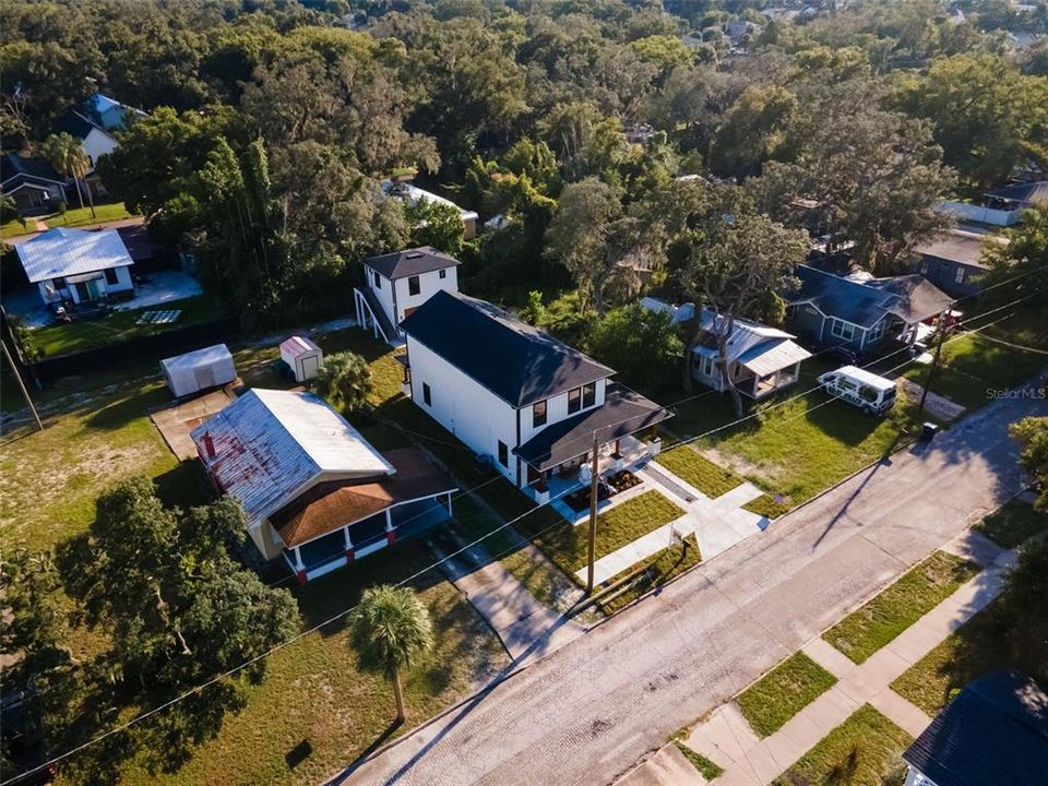 En Venta: $835,000 (4 camas, 4 baños, 2610 Pies cuadrados)