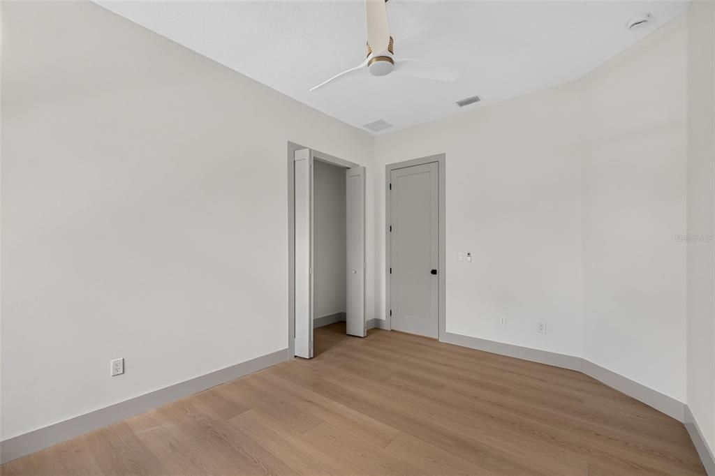 En Venta: $835,000 (4 camas, 4 baños, 2610 Pies cuadrados)