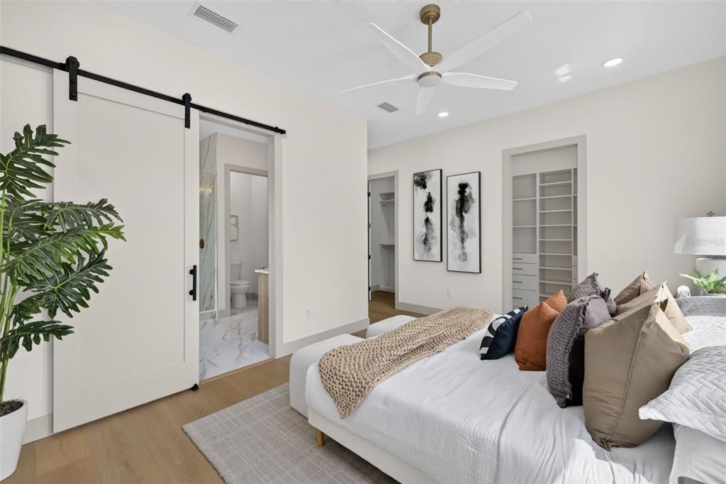 En Venta: $835,000 (4 camas, 4 baños, 2610 Pies cuadrados)