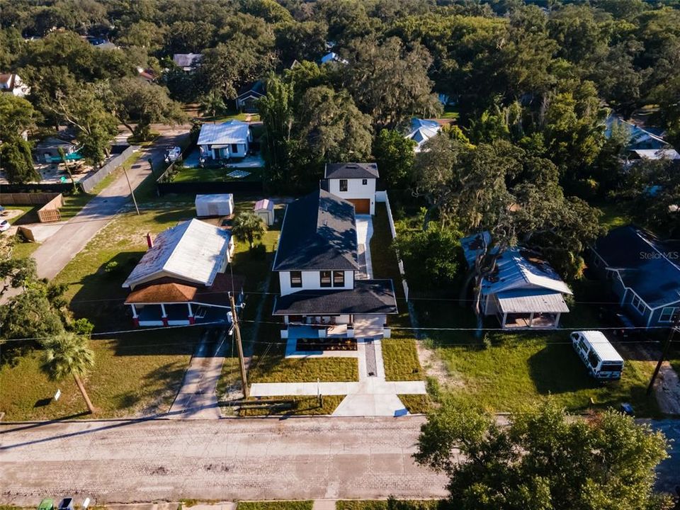 En Venta: $835,000 (4 camas, 4 baños, 2610 Pies cuadrados)
