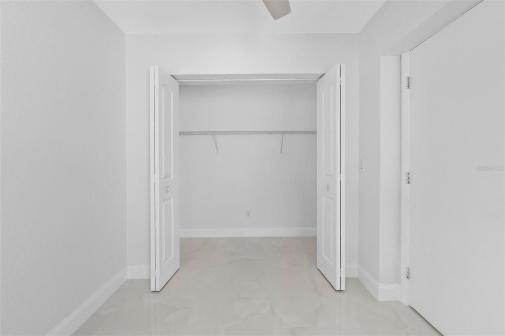 For Sale: $199,000 (2 beds, 1 baths, 632 Square Feet)