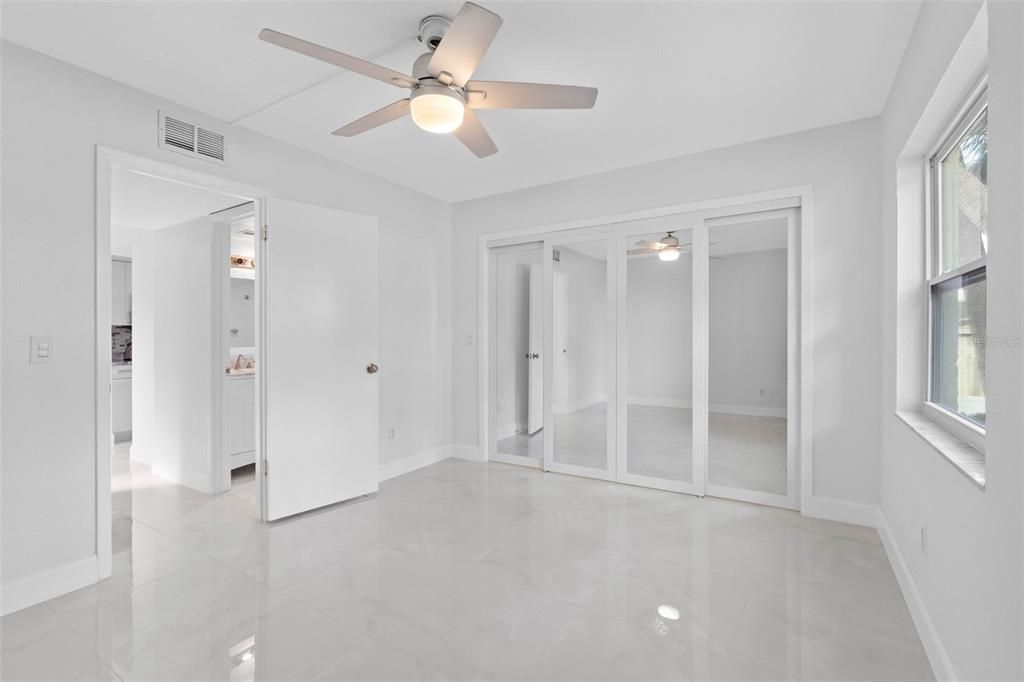 For Sale: $199,000 (2 beds, 1 baths, 632 Square Feet)