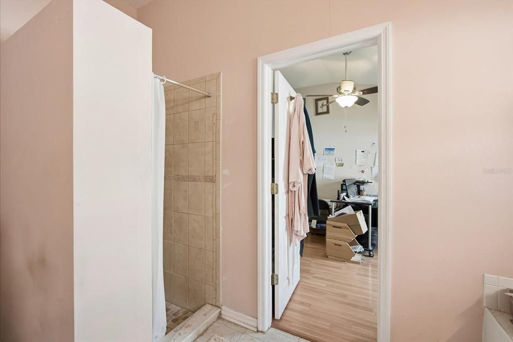For Sale: $463,900 (4 beds, 2 baths, 1852 Square Feet)