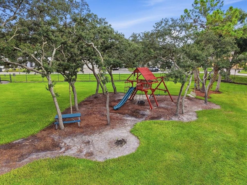 For Sale: $463,900 (4 beds, 2 baths, 1852 Square Feet)