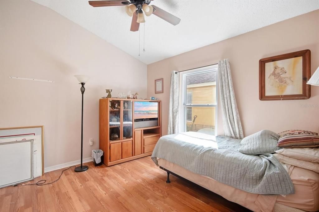 For Sale: $463,900 (4 beds, 2 baths, 1852 Square Feet)