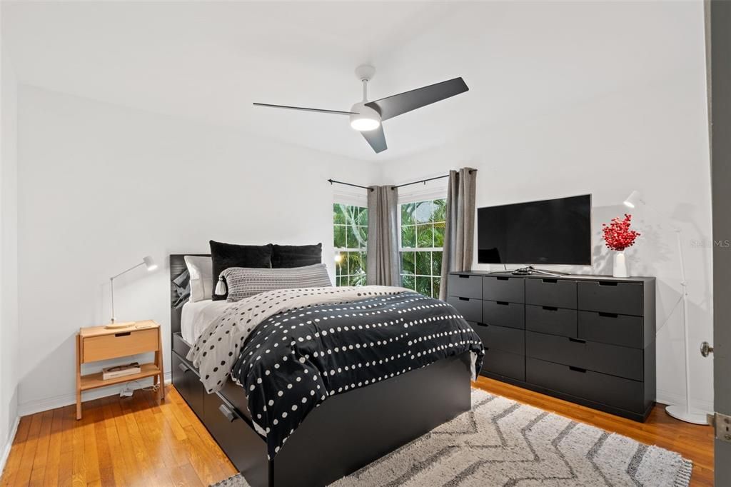 Activo con contrato: $775,000 (2 camas, 2 baños, 1400 Pies cuadrados)