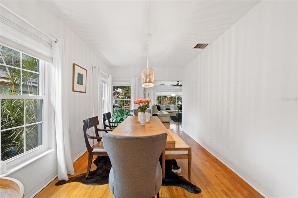 Activo con contrato: $775,000 (2 camas, 2 baños, 1400 Pies cuadrados)