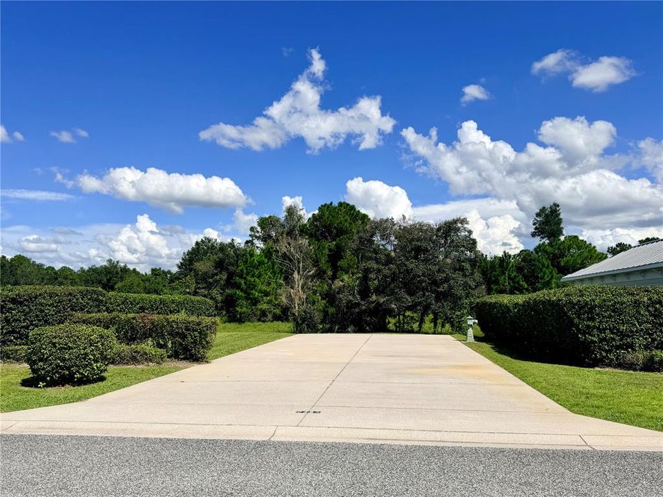 На продажу: $79,900 (0.12 acres)