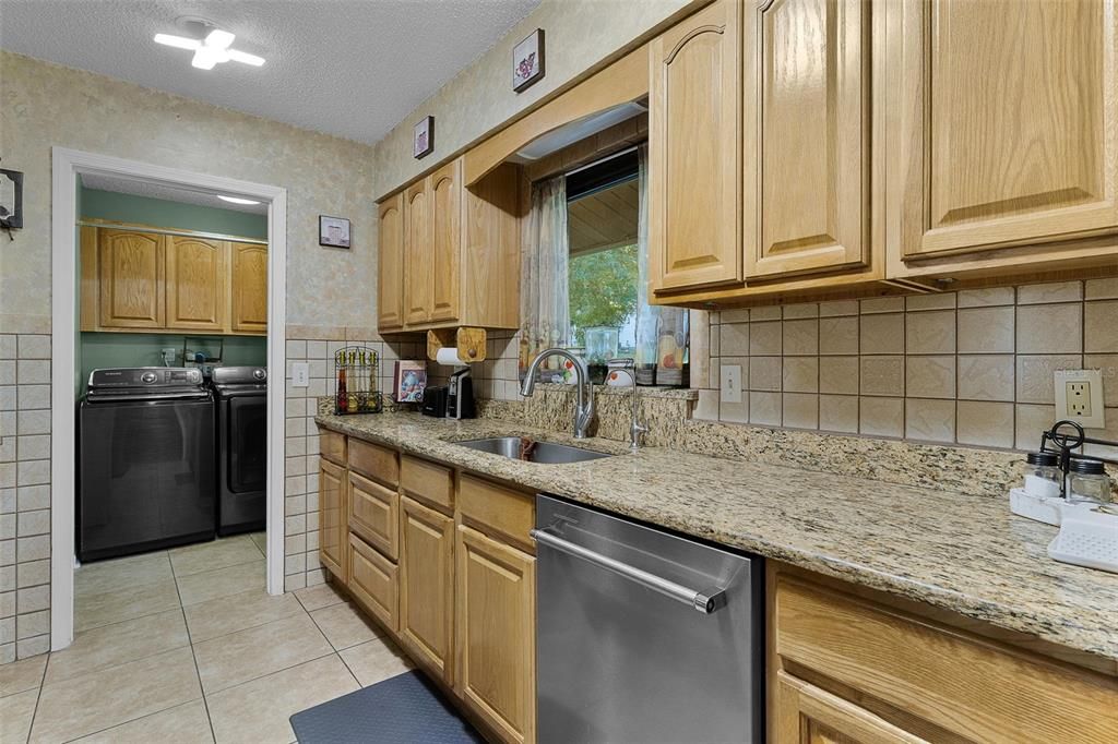 На продажу: $399,000 (3 спален, 2 ванн, 2236 Квадратных фут)