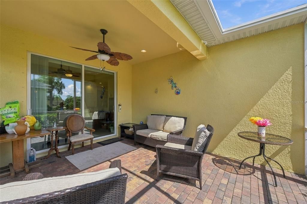 En Venta: $359,900 (3 camas, 2 baños, 1862 Pies cuadrados)
