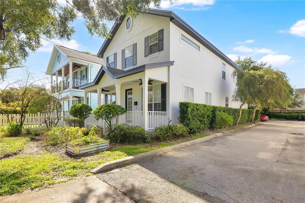 For Rent: $3,500 (3 beds, 2 baths, 1964 Square Feet)