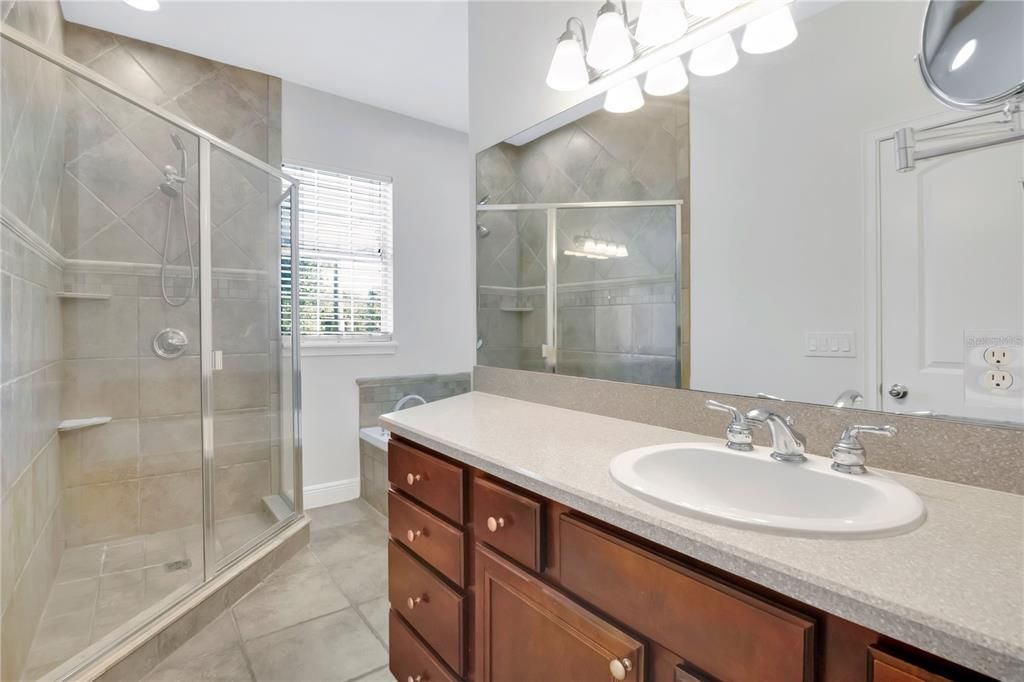For Rent: $3,500 (3 beds, 2 baths, 1964 Square Feet)