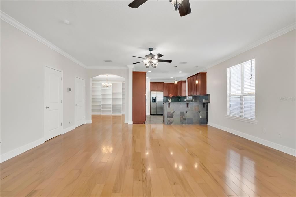 For Rent: $3,500 (3 beds, 2 baths, 1964 Square Feet)