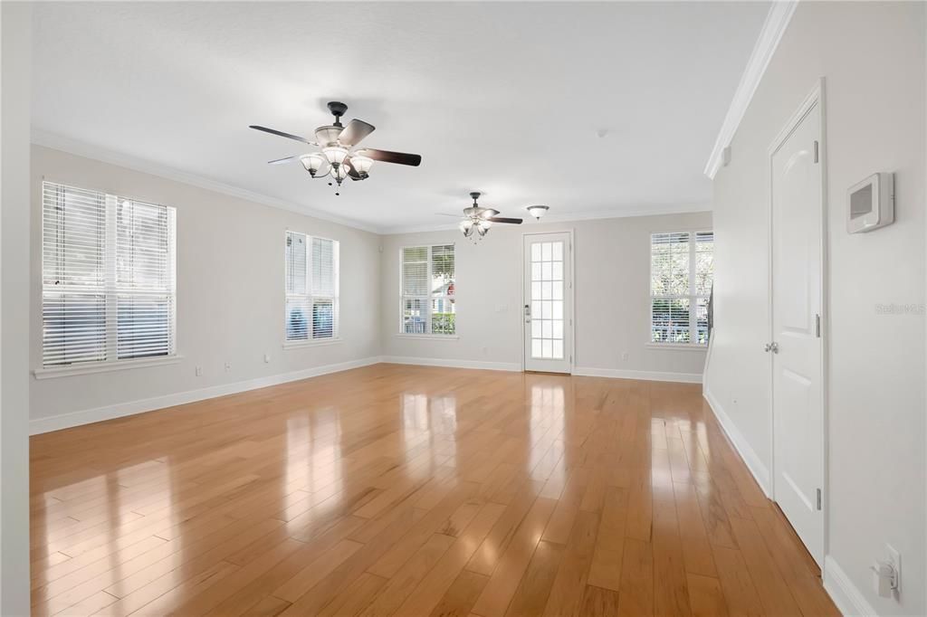 For Rent: $3,500 (3 beds, 2 baths, 1964 Square Feet)