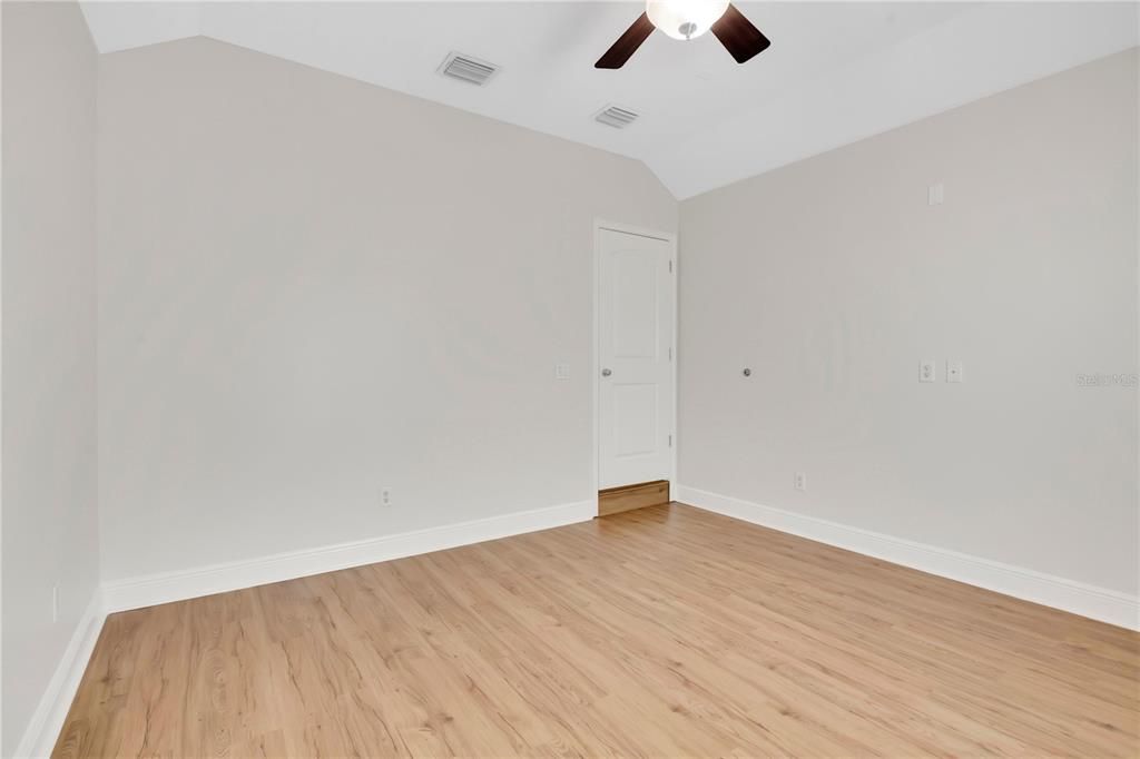 For Rent: $3,500 (3 beds, 2 baths, 1964 Square Feet)