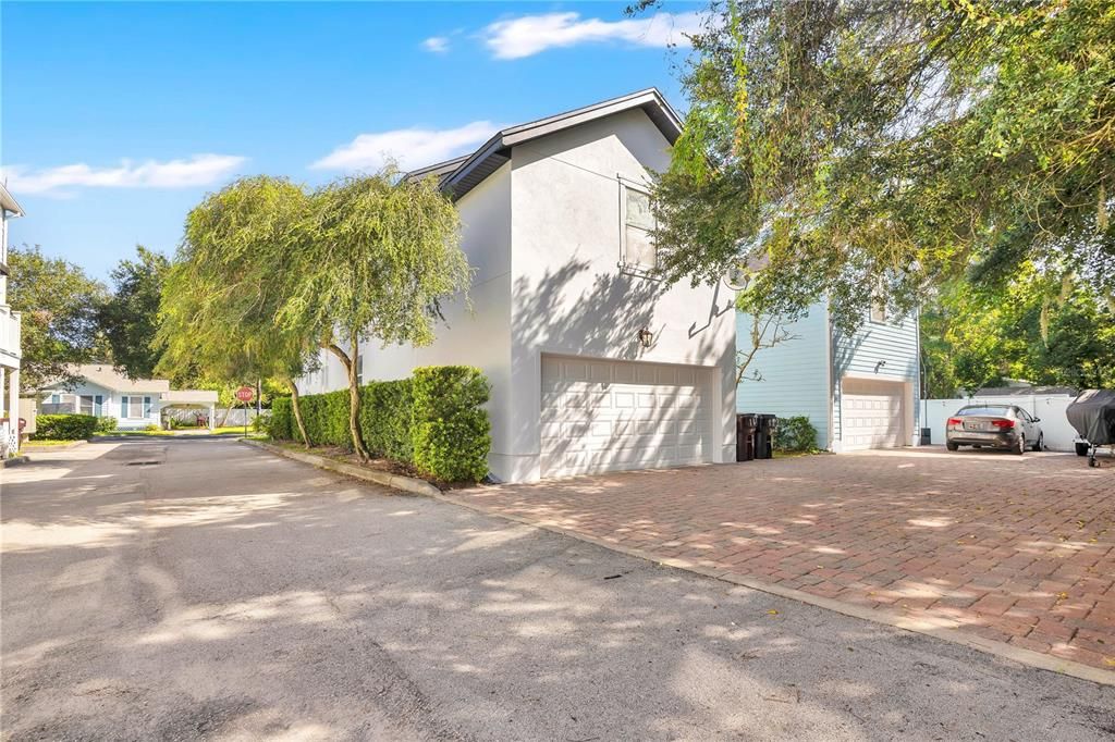 For Rent: $3,500 (3 beds, 2 baths, 1964 Square Feet)