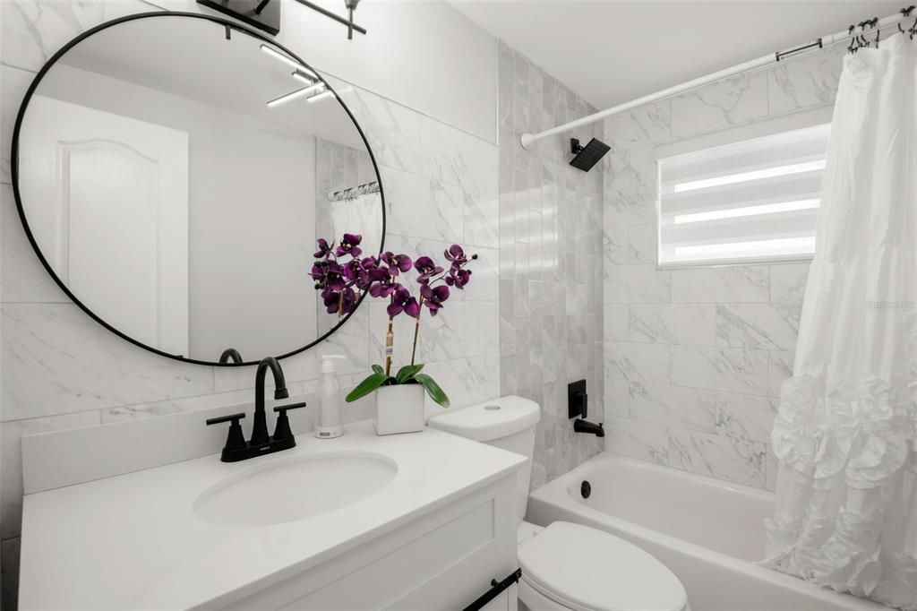 На продажу: $229,900 (2 спален, 2 ванн, 1032 Квадратных фут)