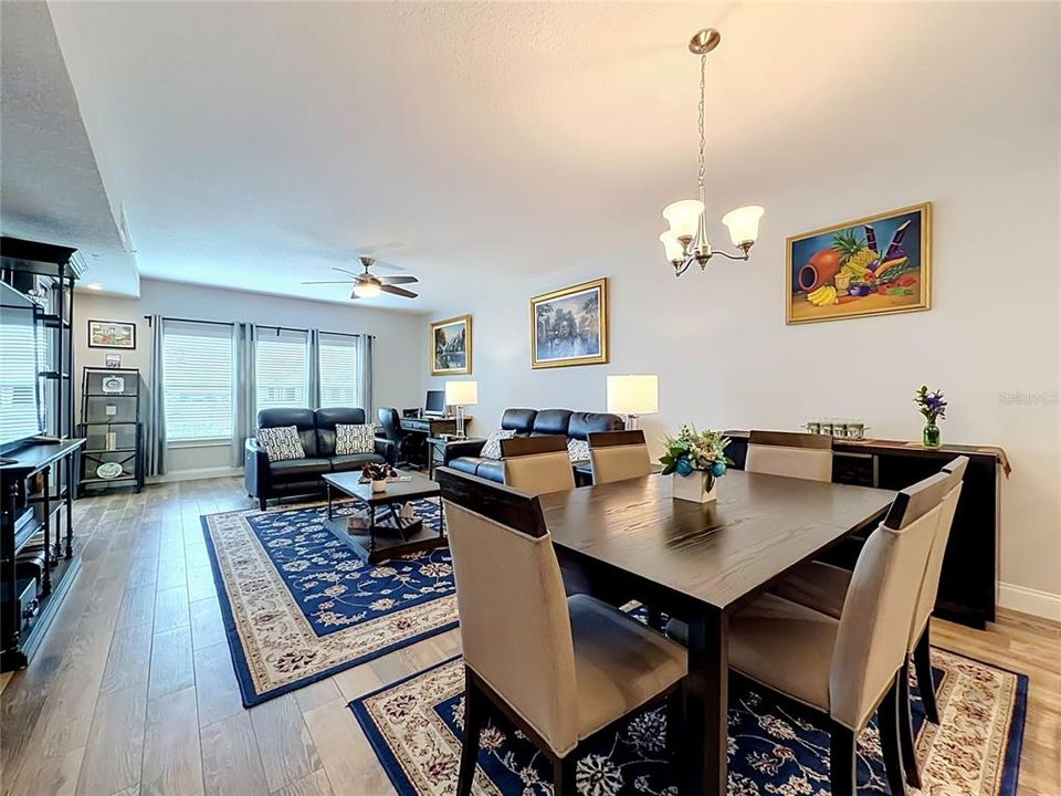 For Sale: $379,999 (2 beds, 2 baths, 1627 Square Feet)