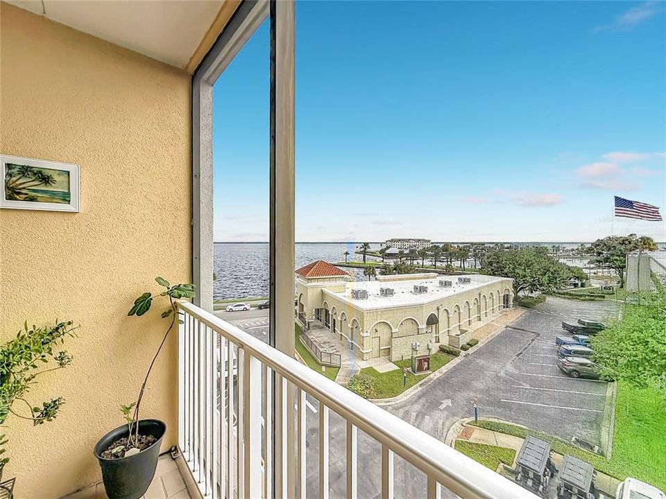 For Sale: $379,999 (2 beds, 2 baths, 1627 Square Feet)