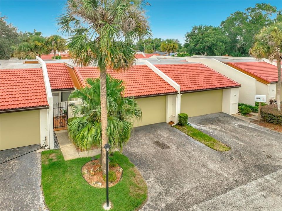 For Sale: $319,000 (2 beds, 2 baths, 1287 Square Feet)