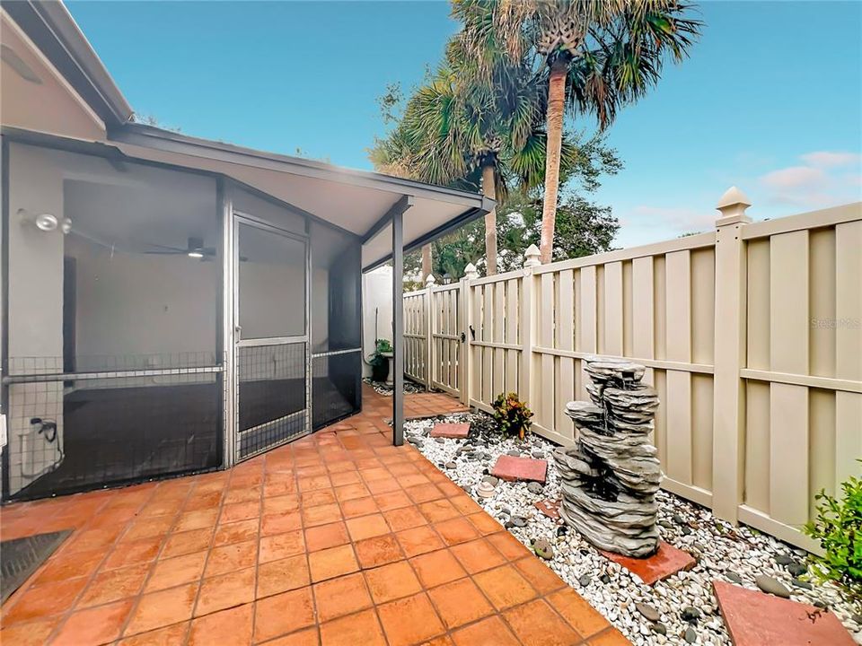 For Sale: $319,000 (2 beds, 2 baths, 1287 Square Feet)