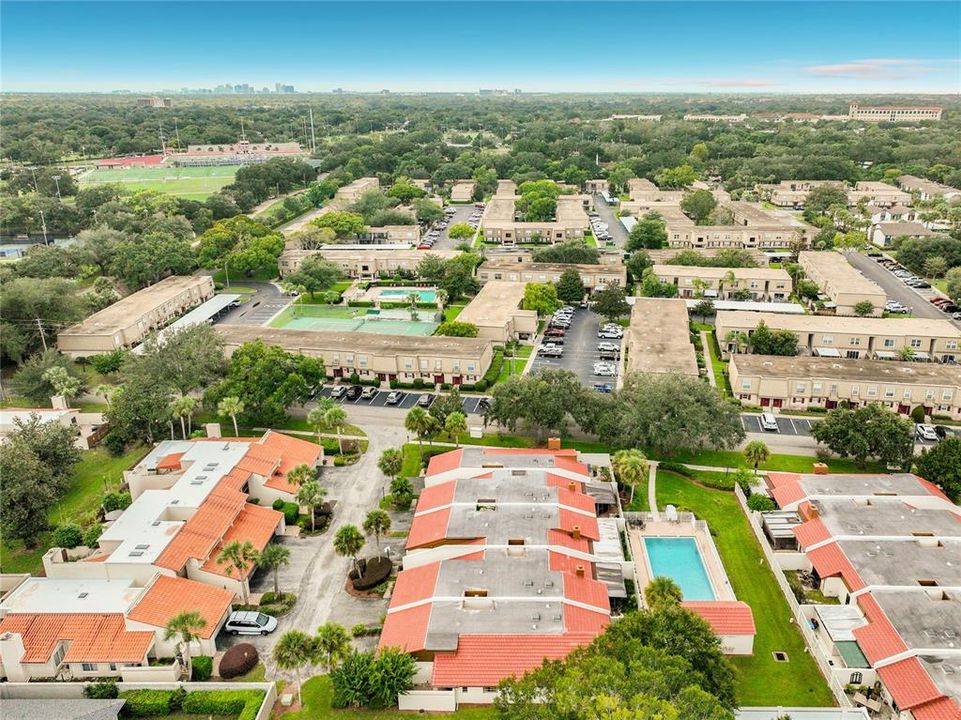 For Sale: $319,000 (2 beds, 2 baths, 1287 Square Feet)